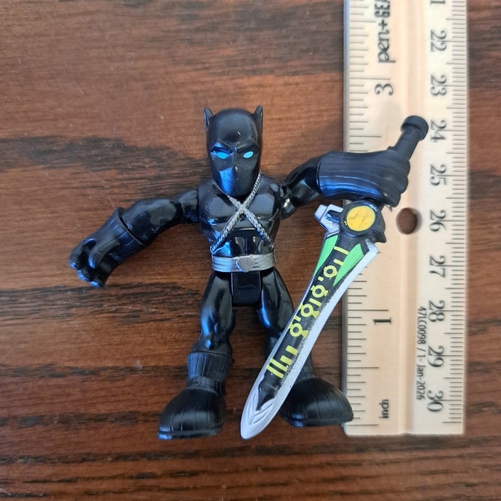 Marvel Super Hero Adventures Black Panther Action Figure with Sword 2.5 inch